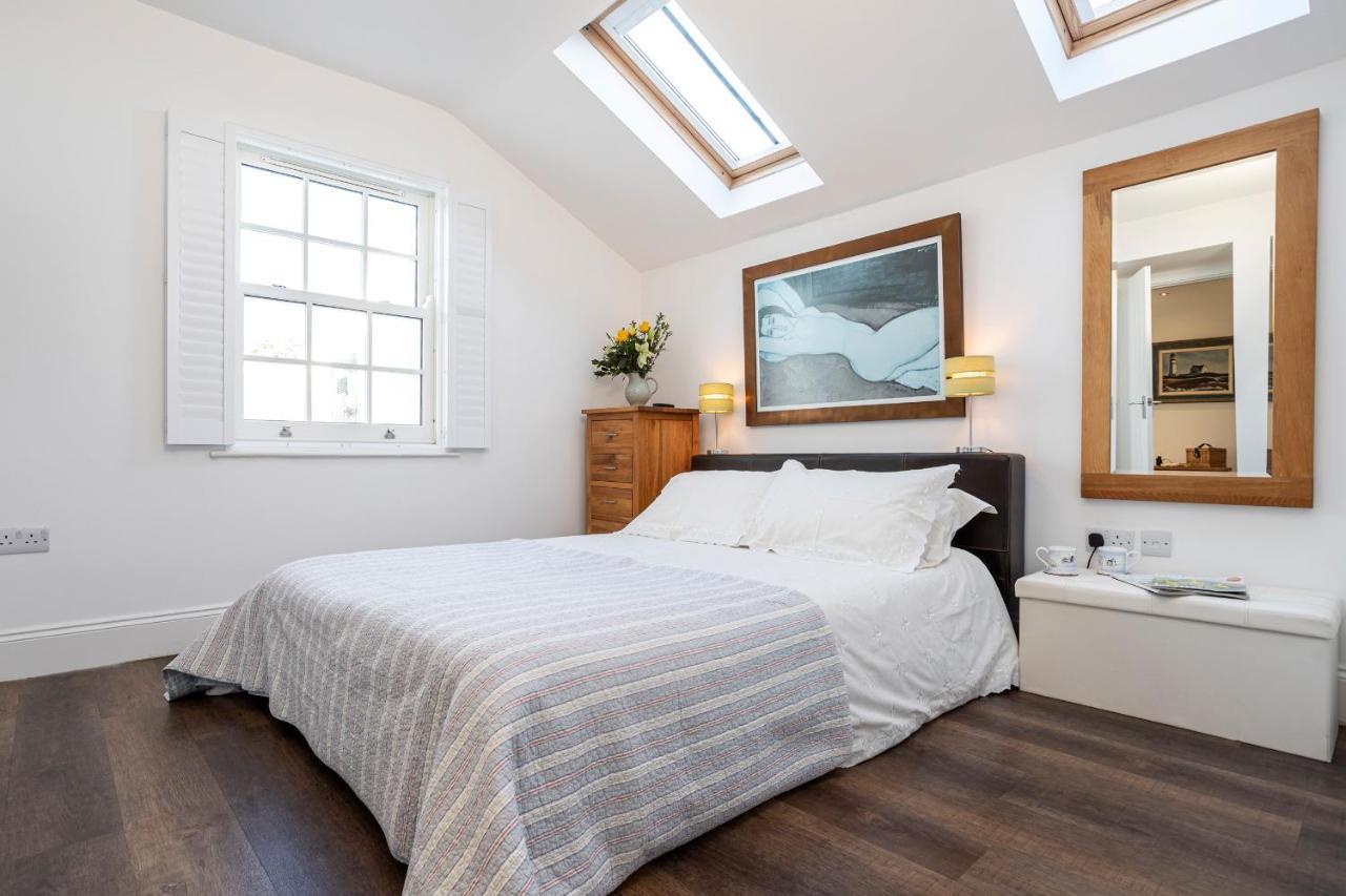 Finest Retreats - Lighthouse Cottage Rampside Екстер'єр фото