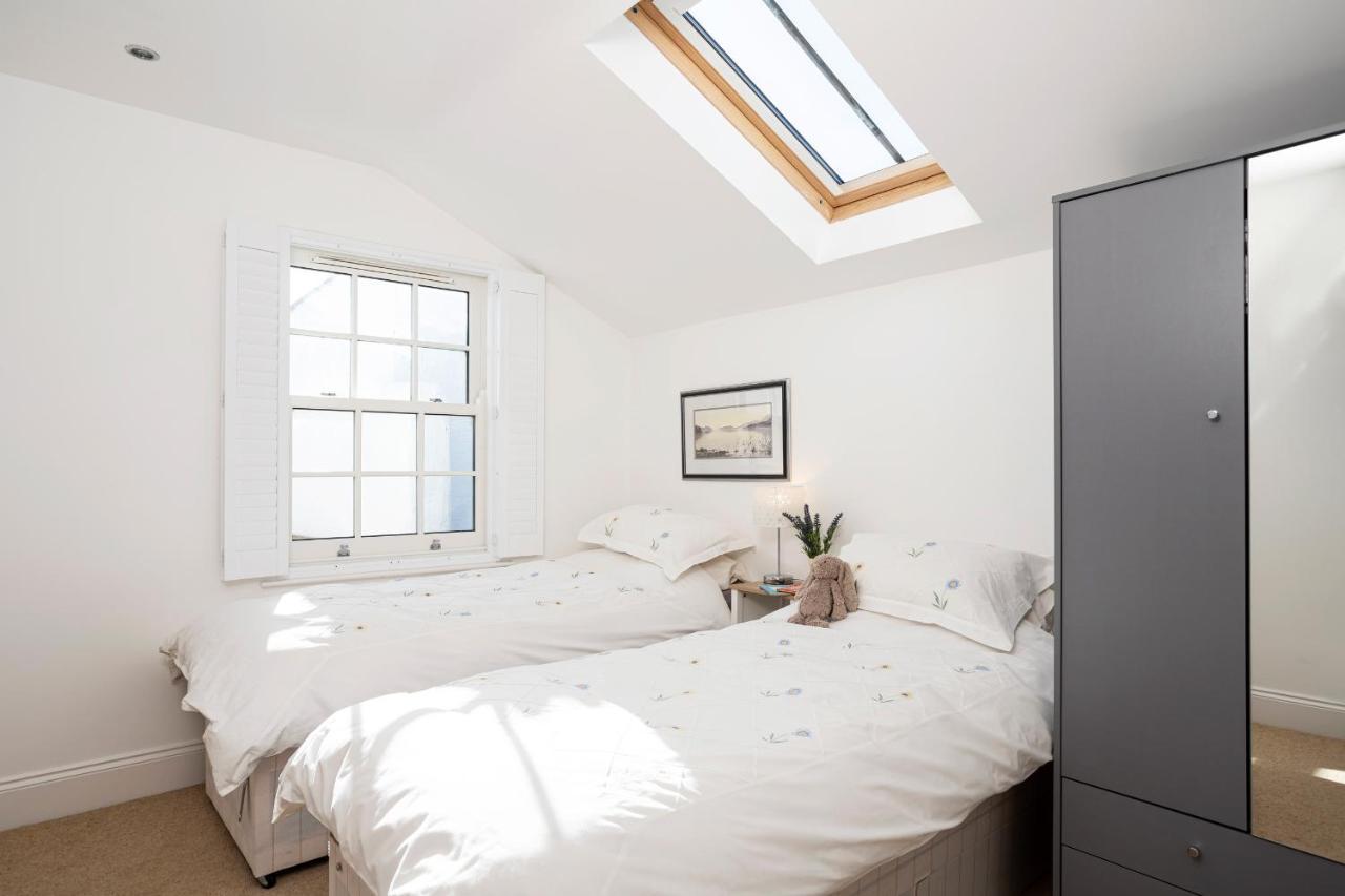Finest Retreats - Lighthouse Cottage Rampside Екстер'єр фото