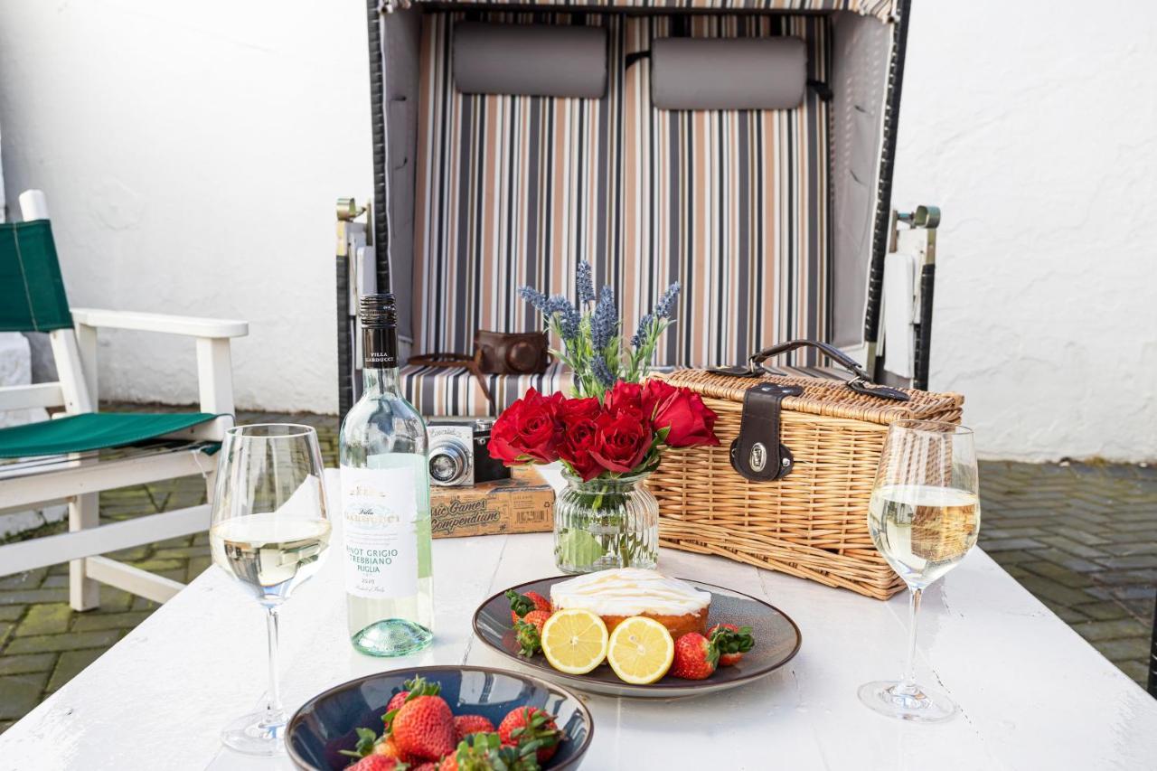 Finest Retreats - Lighthouse Cottage Rampside Екстер'єр фото